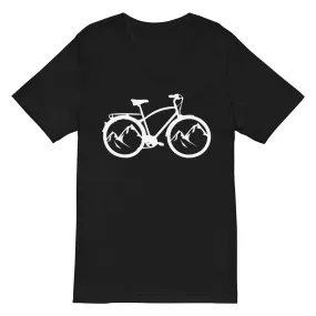 Berge_-_Radfahren_-_(F)_(17) - Unisex V-Neck Tee | Bella   Canvas 3005