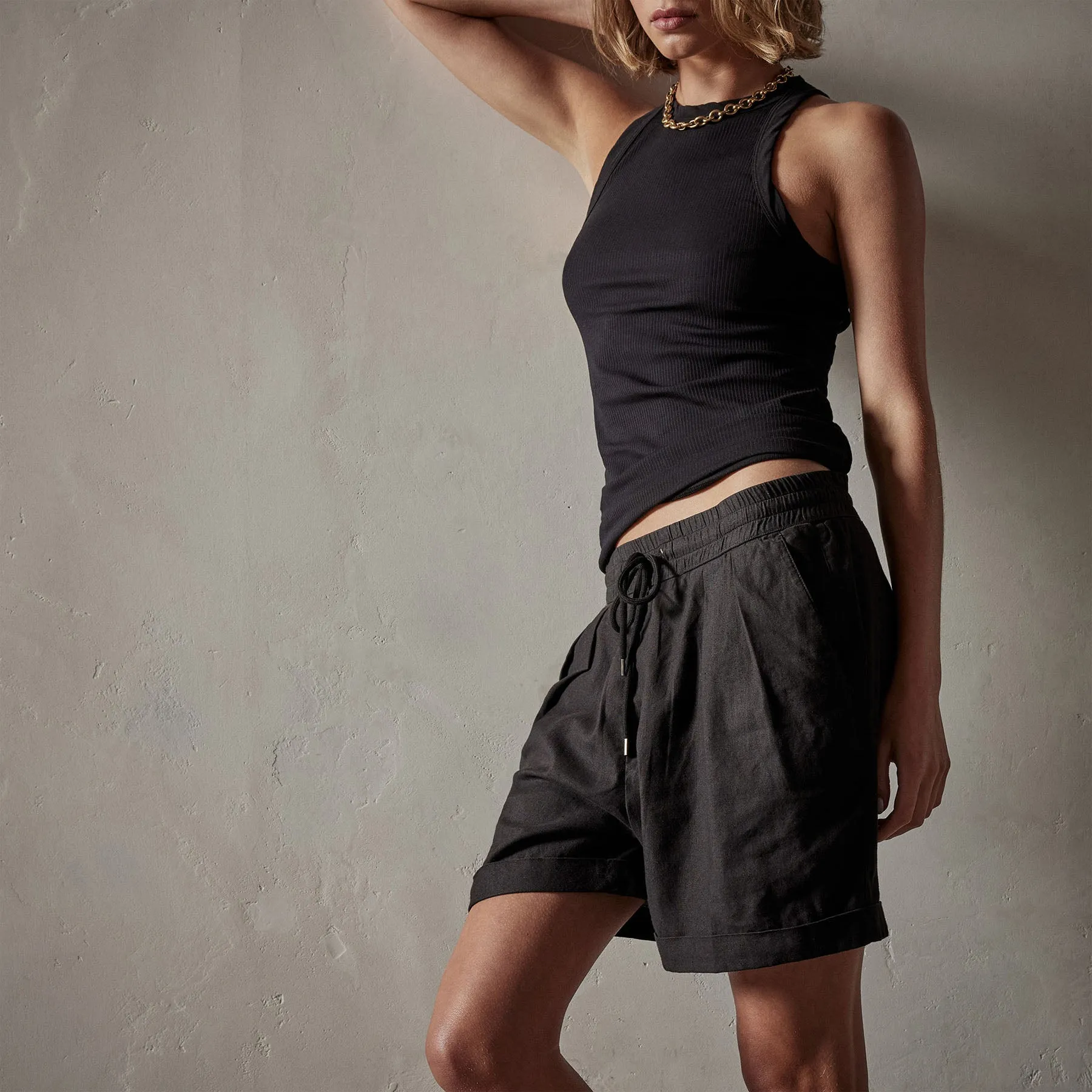 Canyon Linen Blend Short - Black