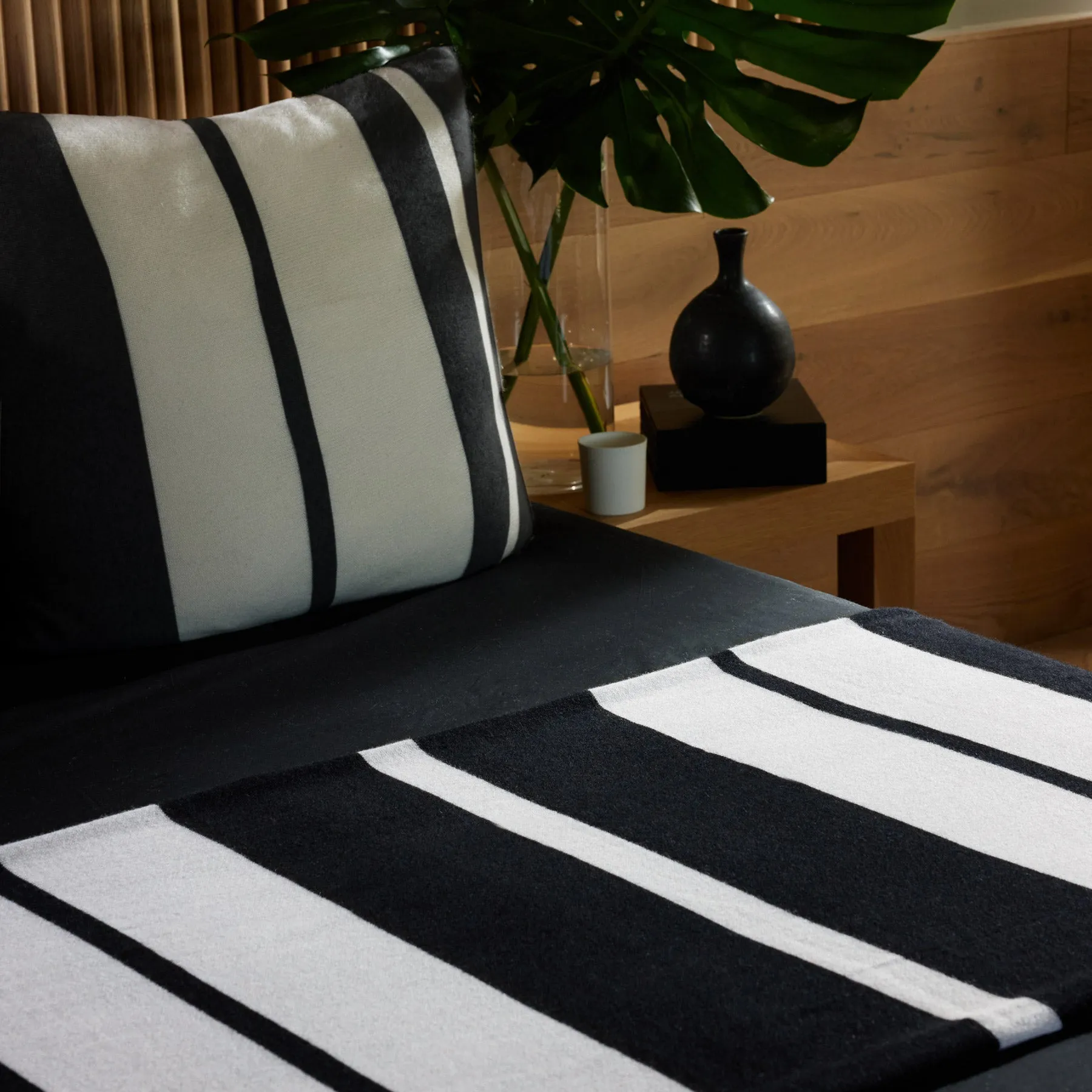 Cashmere Stripe Knit Blanket - Black/White