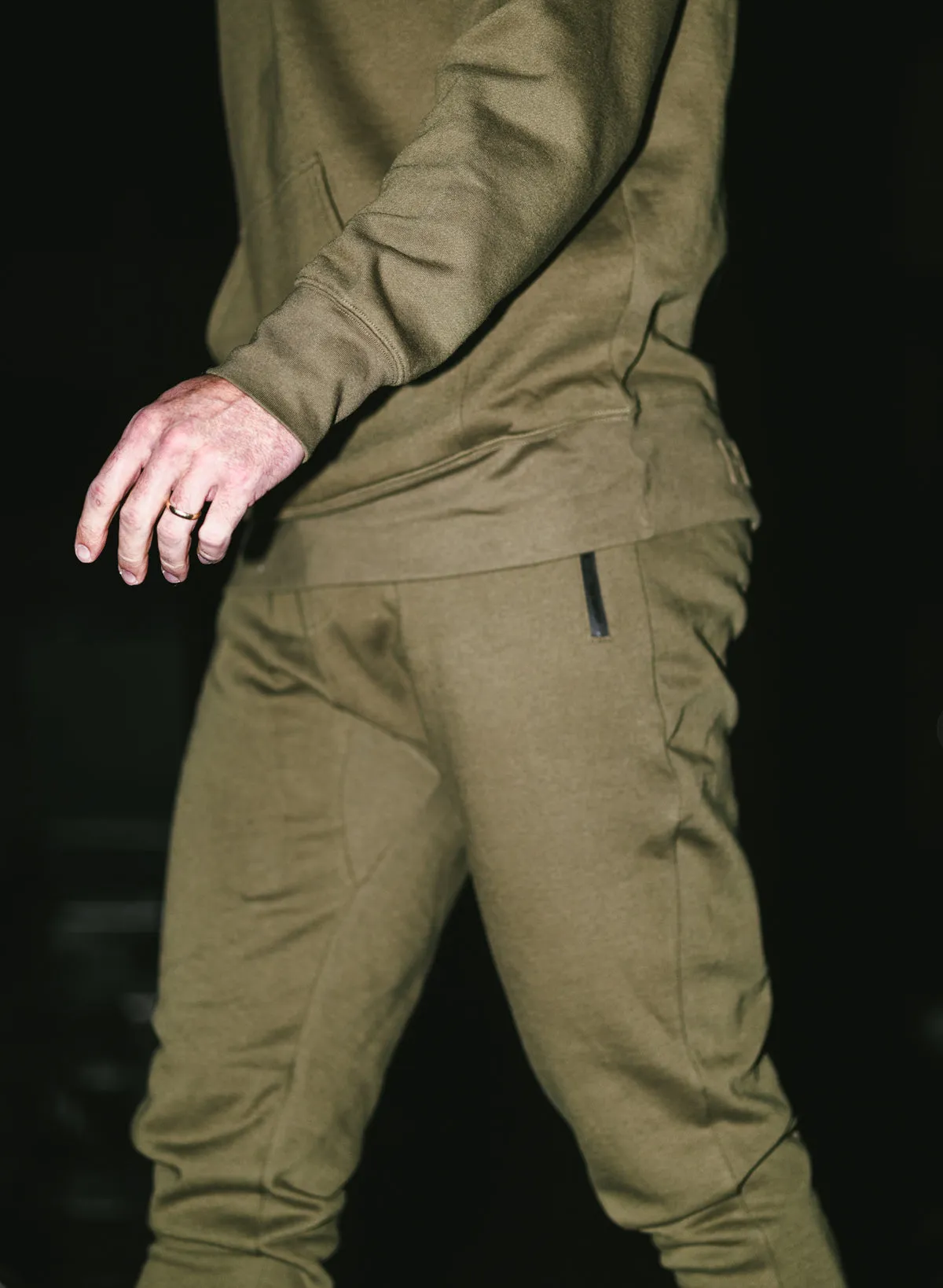 ESSENTIAL V2 HOODIE - OLIVE