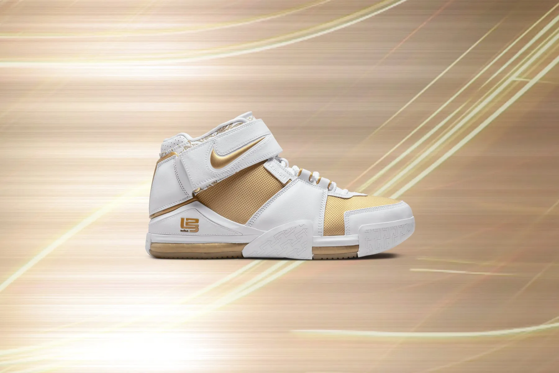 Lebron 2 "Maccabi" - White/Metallic Gold/Varsity Crimson